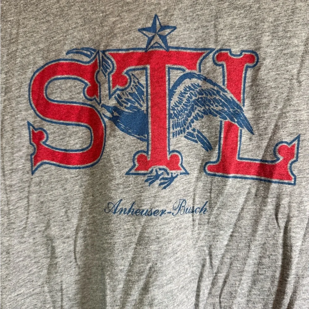 Anheuser-Busch "STL"β Men's/Unisex T-Shirt πΊ - Picture 3 of 5